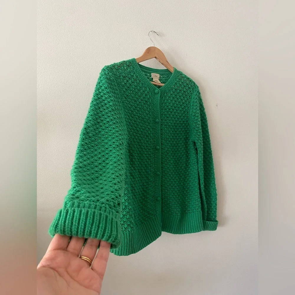 L.Bean women's crochet button-front wool blend cardigan in green size L pristine